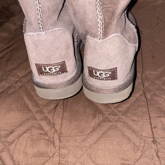 Women Ugg boots size 8 - Picture 4 of 9